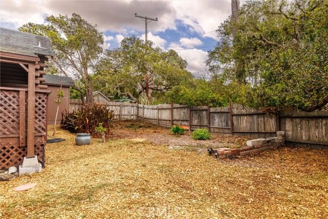 2525 Pierce Avenue, Cambria, CA 93428