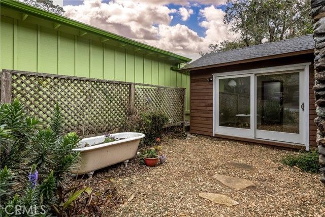 2525 Pierce Avenue, Cambria, CA 93428