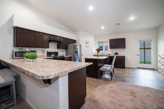 7366 E 37 St, Yuma, AZ 85365