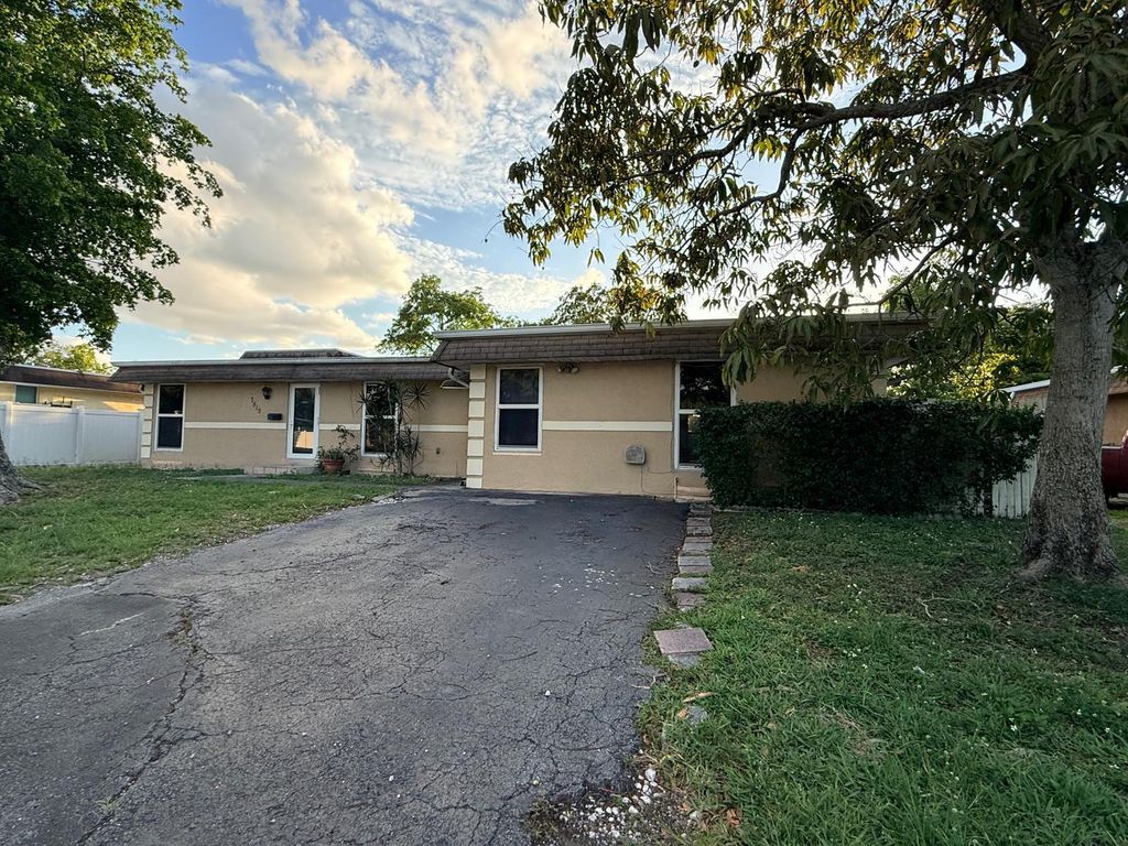 7815 NW 67th Avenue, Tamarac, FL 33321