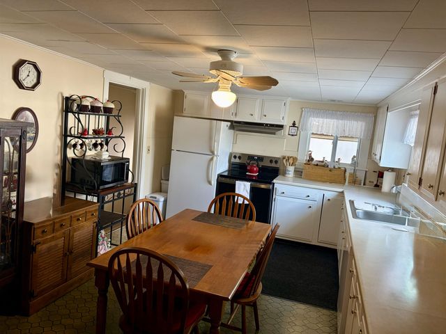 141 Main Street, Colebrook, NH 03576