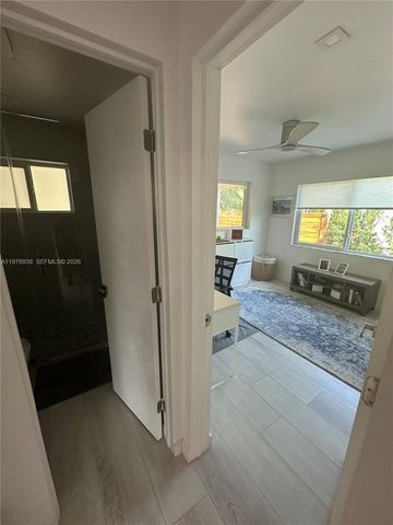 935 Lincoln St, Hollywood, FL 33019