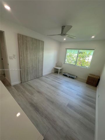 935 Lincoln St, Hollywood, FL 33019