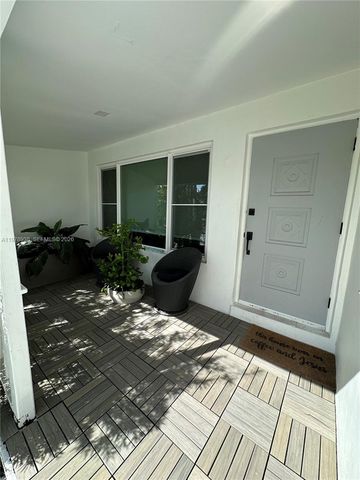 935 Lincoln St, Hollywood, FL 33019