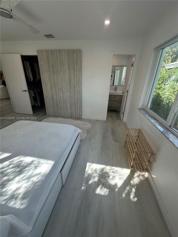 935 Lincoln St, Hollywood, FL 33019