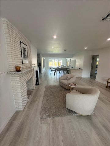 935 Lincoln St, Hollywood, FL 33019