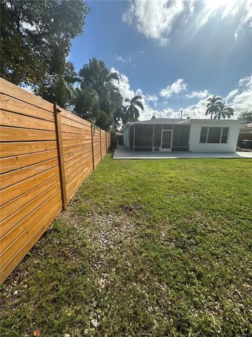 935 Lincoln St, Hollywood, FL 33019