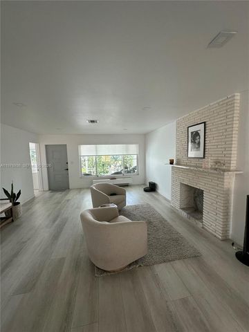 935 Lincoln St, Hollywood, FL 33019