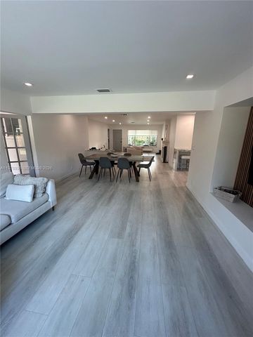 935 Lincoln St, Hollywood, FL 33019