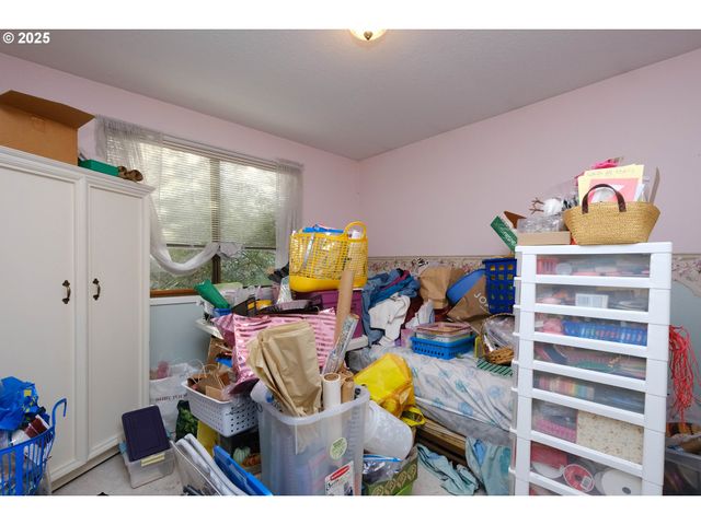 18521 Se WOODCOCK Ave, Milwaukie, OR 97267