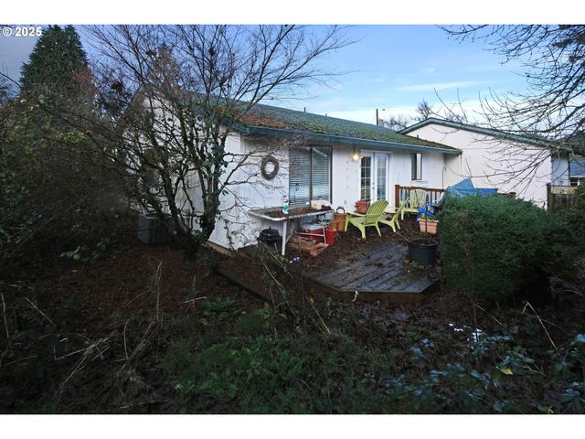 18521 Se WOODCOCK Ave, Milwaukie, OR 97267