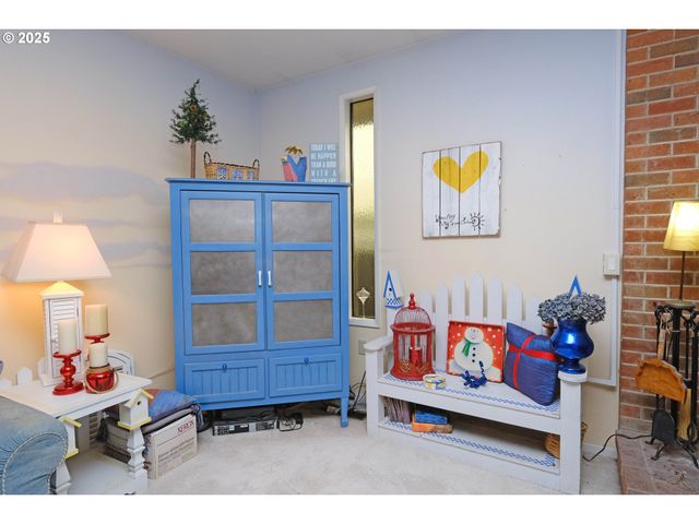 18521 Se WOODCOCK Ave, Milwaukie, OR 97267