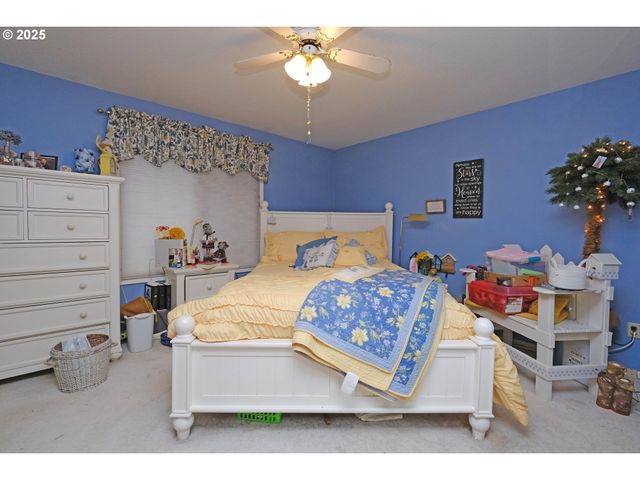 18521 Se WOODCOCK Ave, Milwaukie, OR 97267