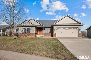 903 Wild West Drive, Le Claire, IA 52753