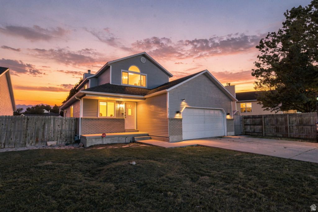 8161 S CREEKWOOD DR, West Jordan, UT 84088 — exterior