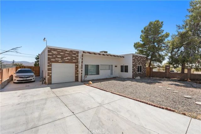 23859 South Road, Apple Valley, CA 92307