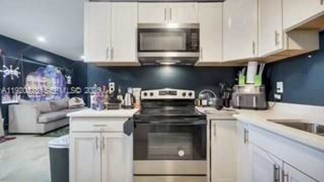 1041 NW 24th Terrace, Fort Lauderdale, FL 33311