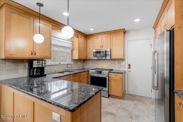 21 Prince William Road, Morganville, NJ 07751