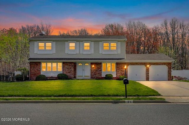 21 Prince William Road, Morganville, NJ 07751