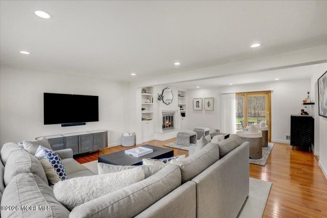 21 Prince William Road, Morganville, NJ 07751