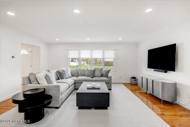 21 Prince William Road, Morganville, NJ 07751