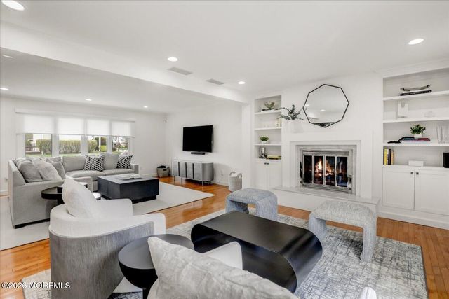 21 Prince William Road, Morganville, NJ 07751