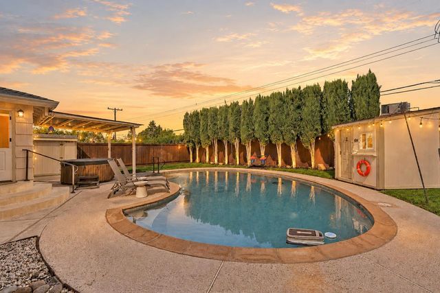 6441 Rexford Way, Carmichael, CA 95608