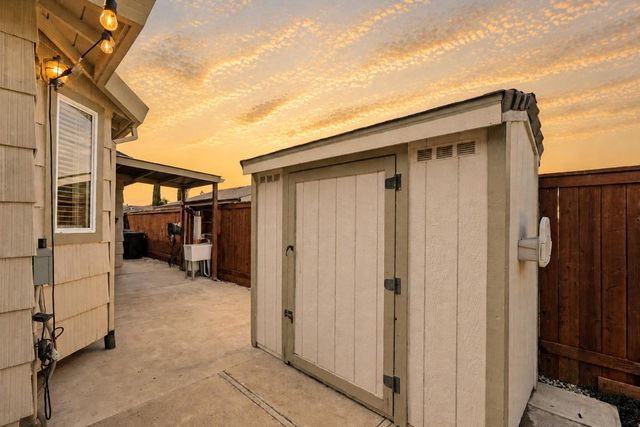 6441 Rexford Way, Carmichael, CA 95608