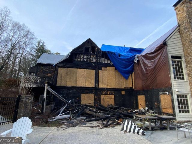 2135 Clay Drive, Sandy Springs, GA 30350