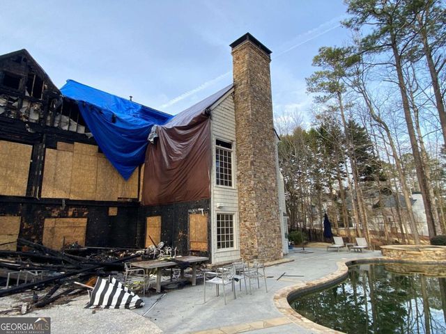 2135 Clay Drive, Sandy Springs, GA 30350