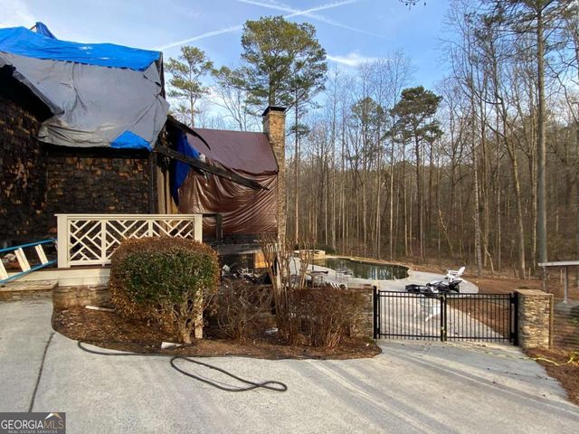 2135 Clay Drive, Sandy Springs, GA 30350