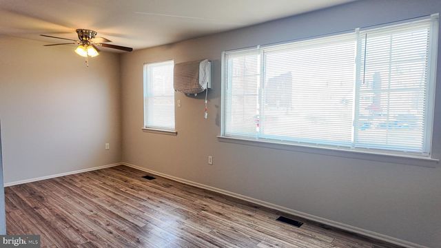 4718 HEGERMAN TER, Philadelphia, PA 19114