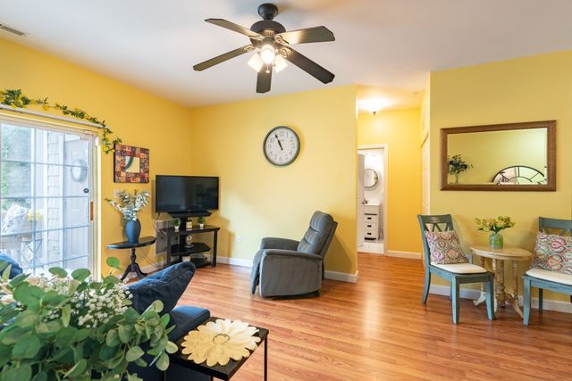 23 Hampshire Rd 113, Methuen, MA 01844