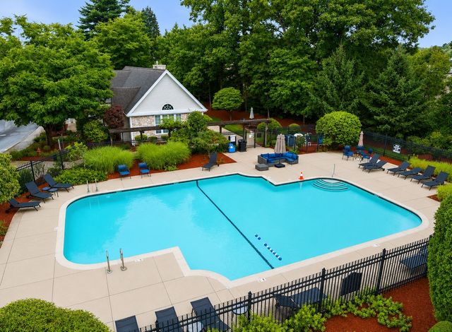 23 Hampshire Rd 113, Methuen, MA 01844