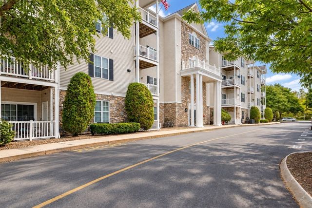 23 Hampshire Rd 113, Methuen, MA 01844