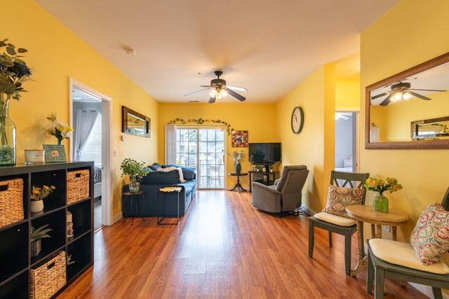 23 Hampshire Rd 113, Methuen, MA 01844