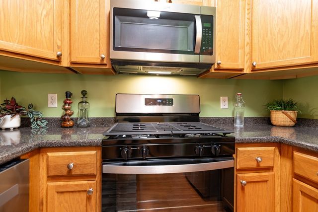 23 Hampshire Rd 113, Methuen, MA 01844