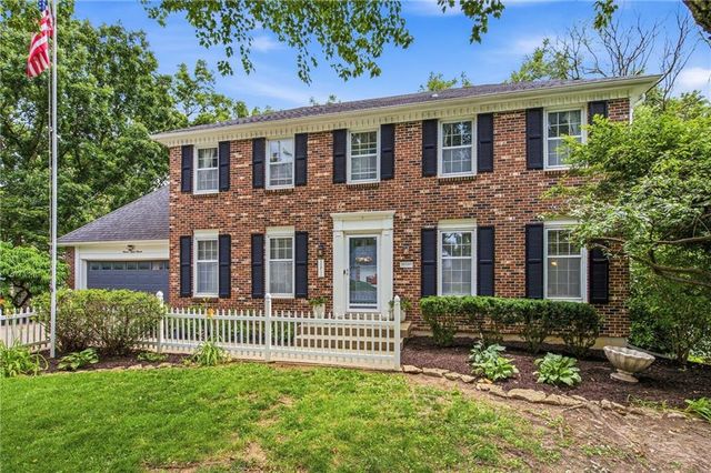11711 W 100th Terrace, Overland Park, KS 66214