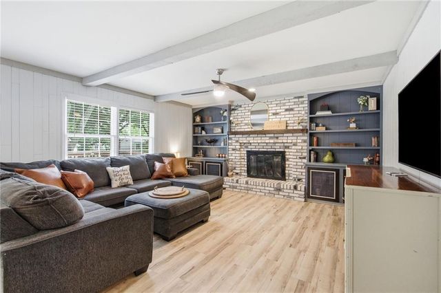 11711 W 100th Terrace, Overland Park, KS 66214