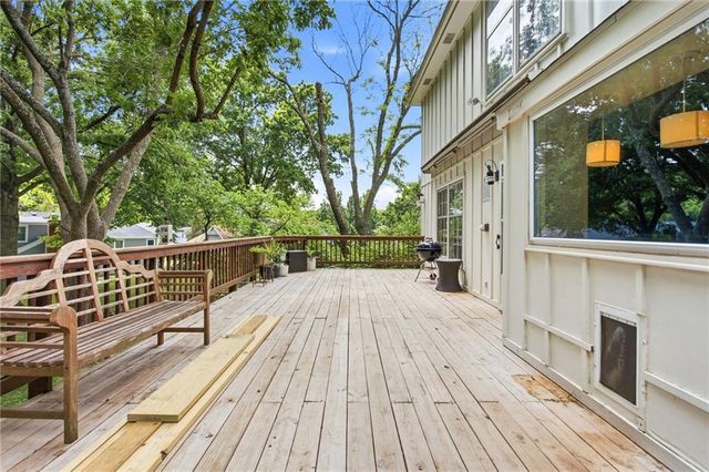 11711 W 100th Terrace, Overland Park, KS 66214