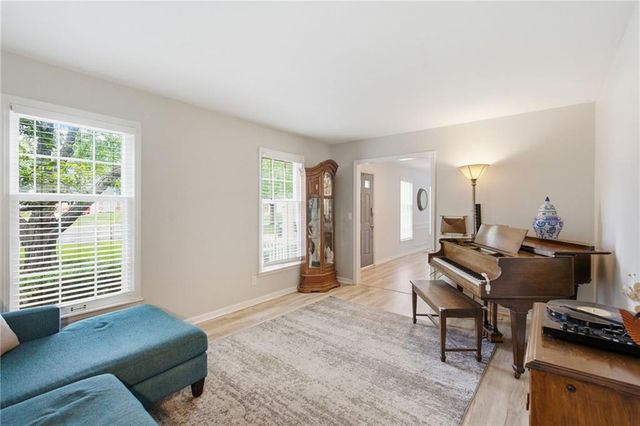 11711 W 100th Terrace, Overland Park, KS 66214