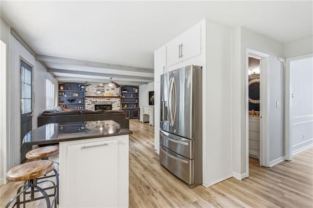 11711 W 100th Terrace, Overland Park, KS 66214