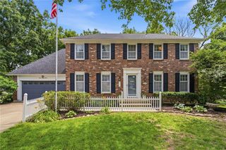 11711 W 100th Terrace, Overland Park, KS 66214