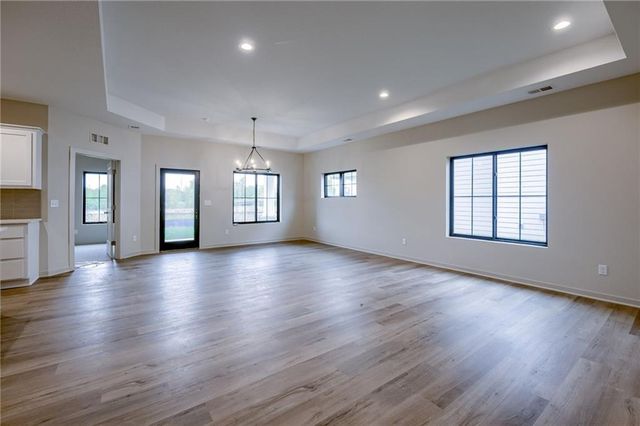 1987 Harvest Road, Liberty, MO 64068