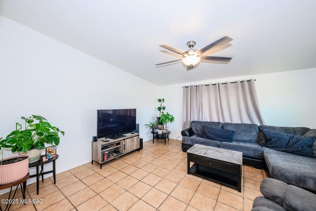 960 Via Puebla, Rio Rico, AZ 85648