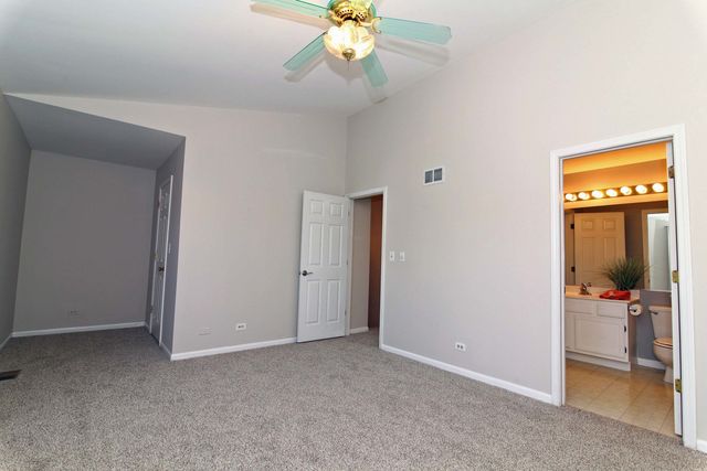 1833 Barnhill Drive, Mundelein, IL 60060