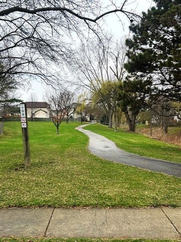 1833 Barnhill Drive, Mundelein, IL 60060