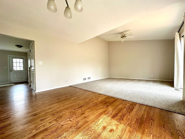 1833 Barnhill Drive, Mundelein, IL 60060