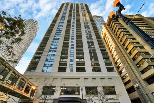 200 N Dearborn Street 4606, Chicago, IL 60601