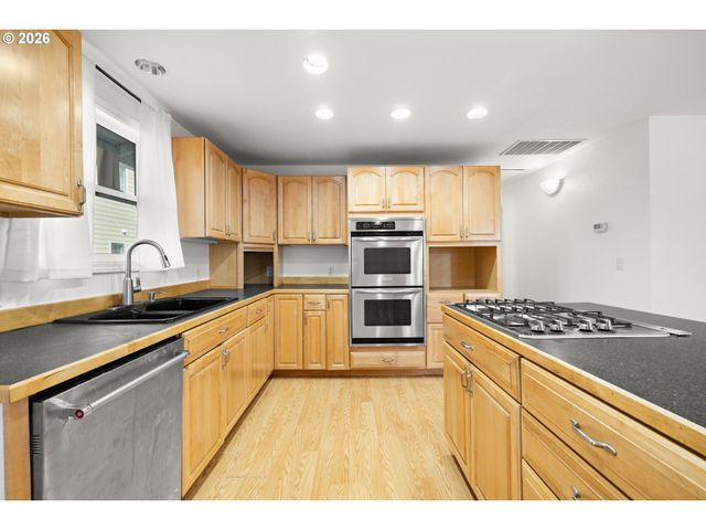 6043 Se TENINO St, Portland, OR 97206